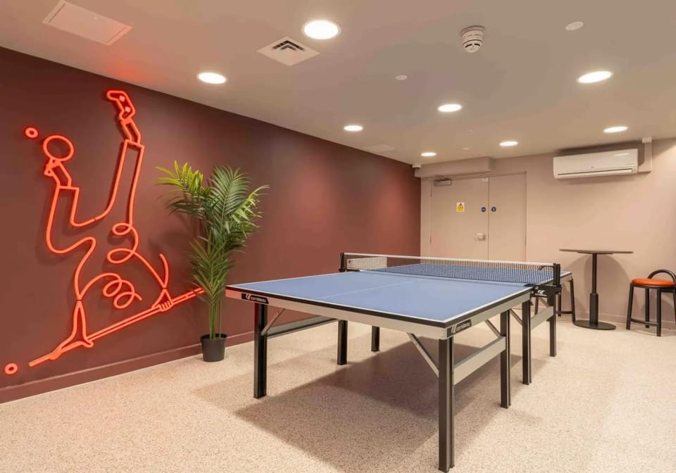 Game Room, Table tennis