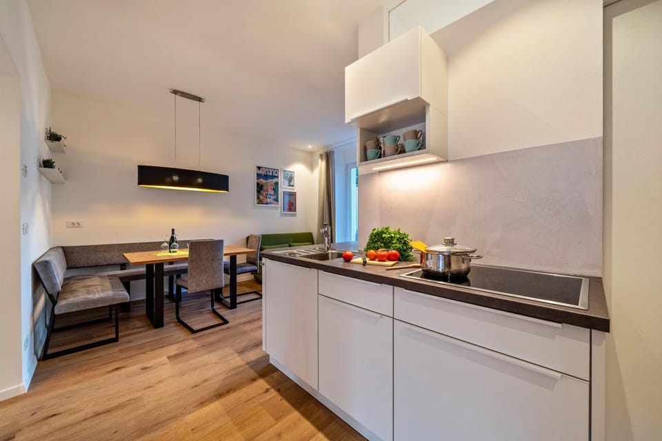 Kitchen or kitchenette, Living room