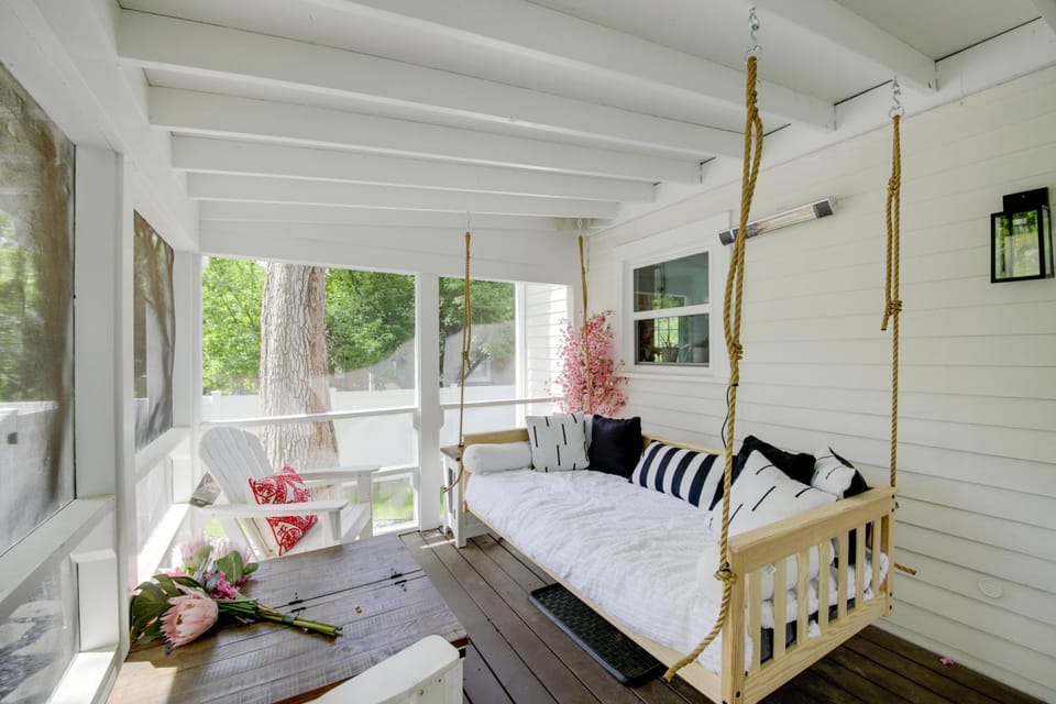 Renovated Bloomington Home - Steps to Campus! House in Bloomington