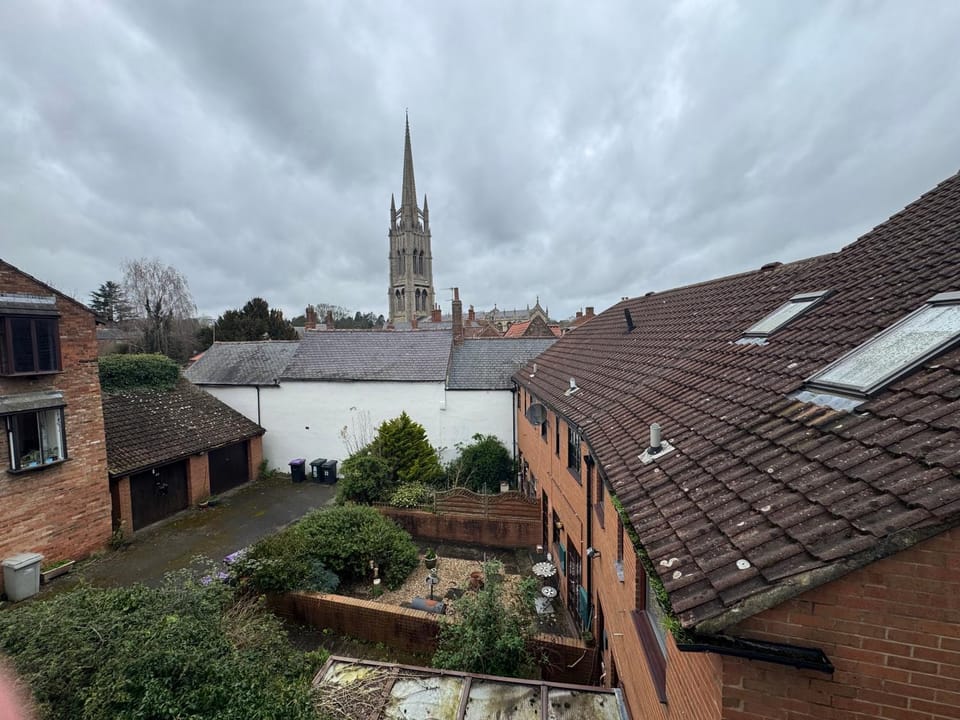 Rooftops Apartment in Louth