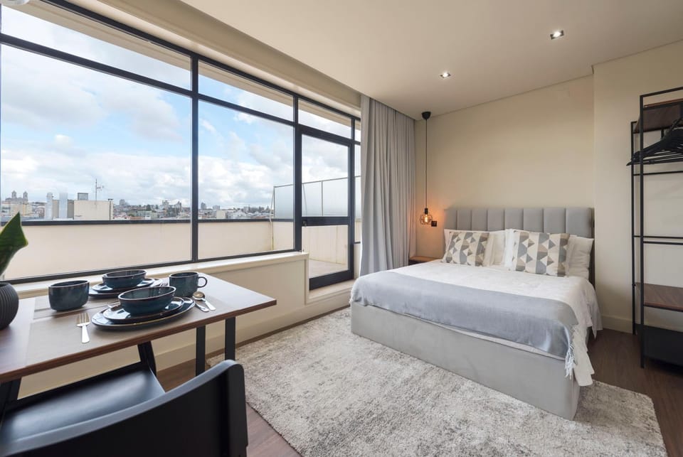 Bed, Seating area