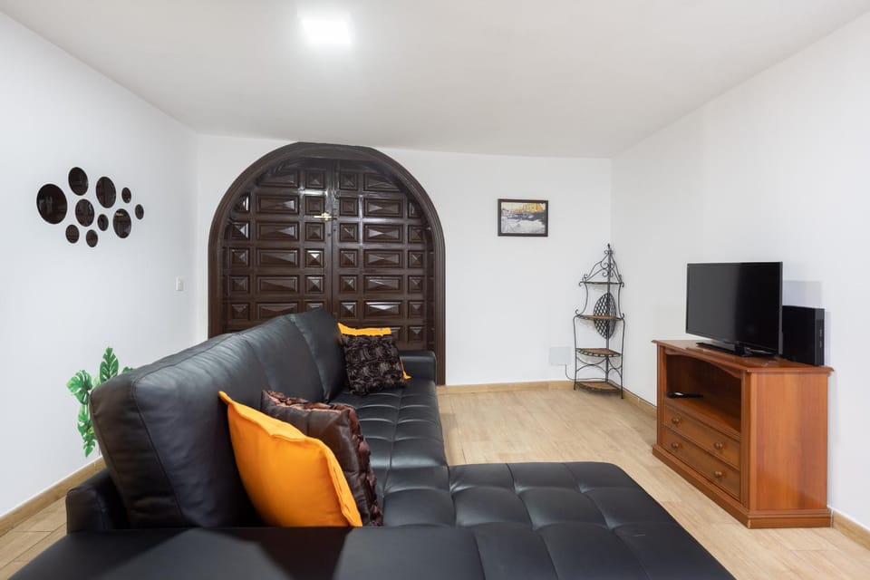Communal lounge/ TV room, Living room