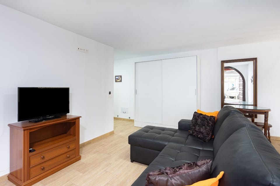 Communal lounge/ TV room, Living room