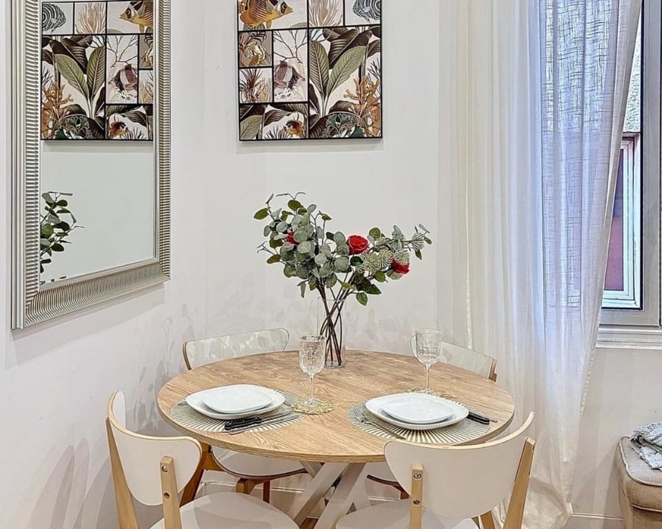 Decorative detail, Dining area