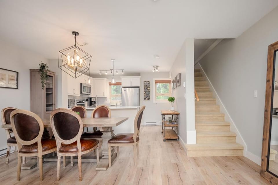Dining area, kitchen