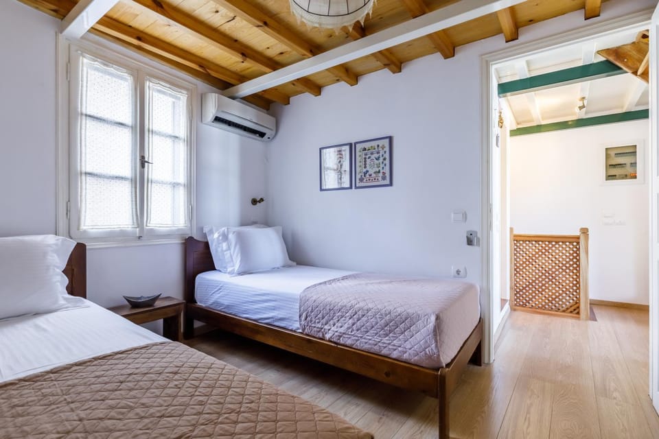 Bed, Bedroom, air conditioner
