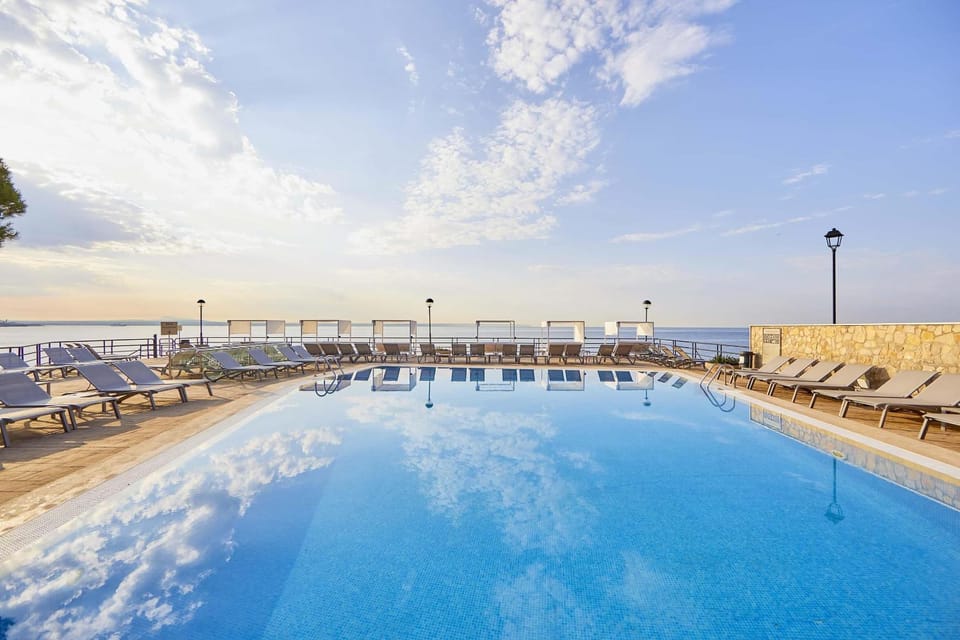 Pool view, Swimming pool