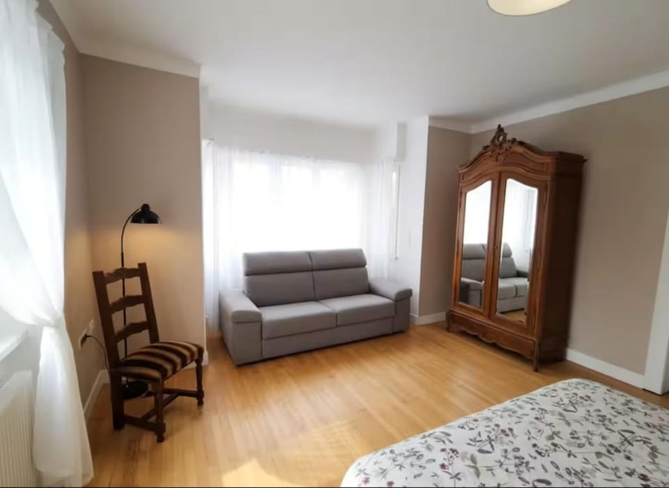 Bedroom, wardrobe