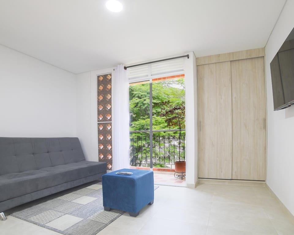 TV and multimedia, Living room, Garden view