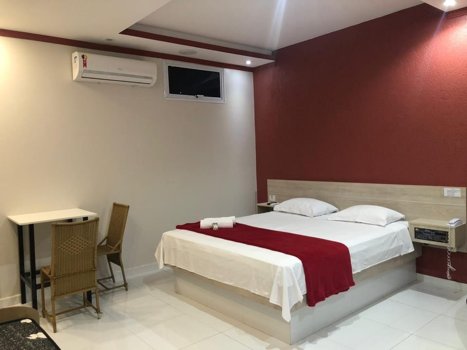 Bed, Bedroom, air conditioner