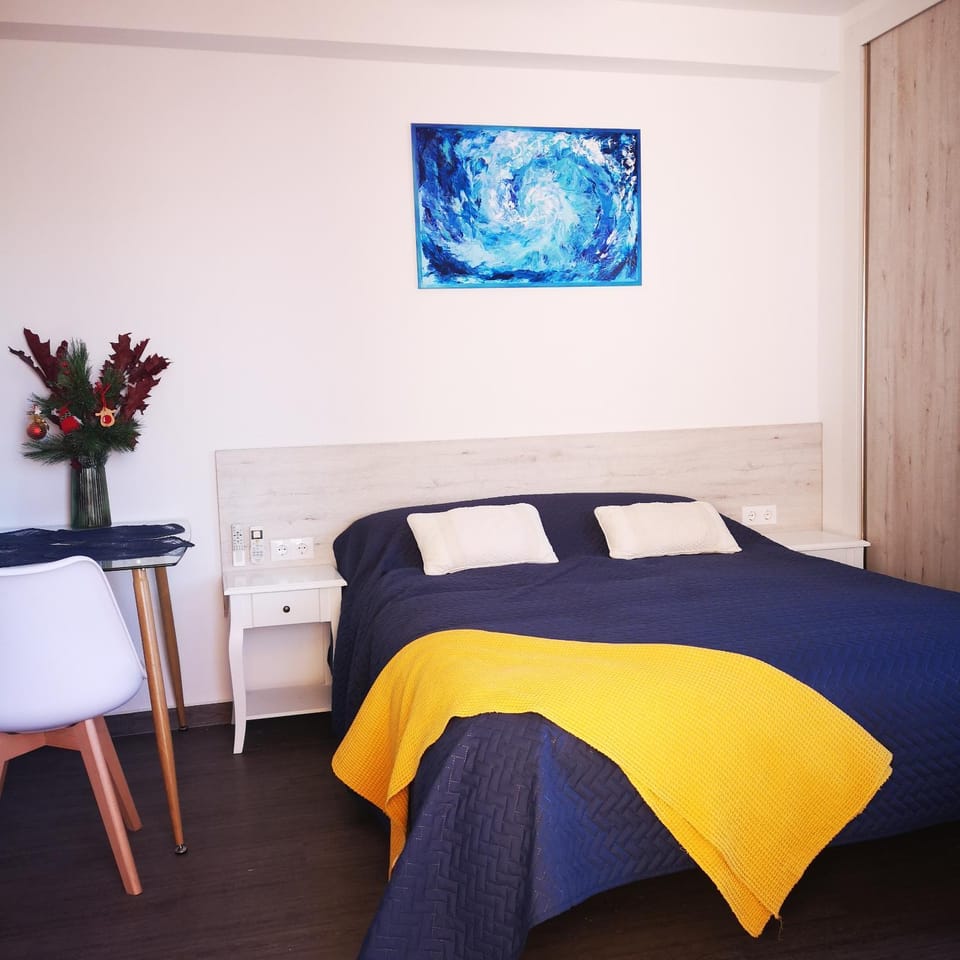 Bed, Photo of the whole room