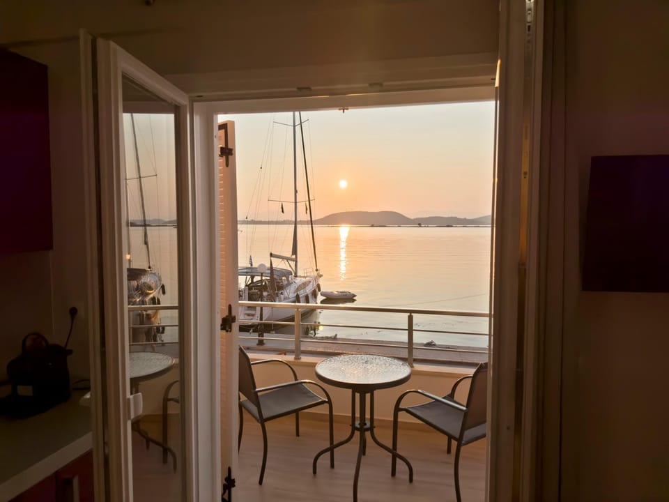 Sea view, Breakfast