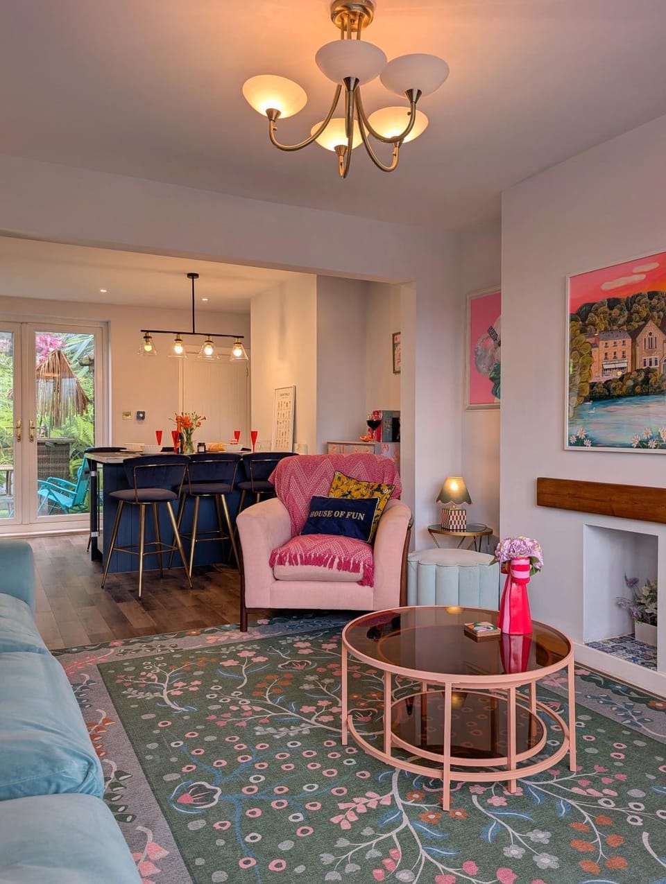 Living room, Seating area