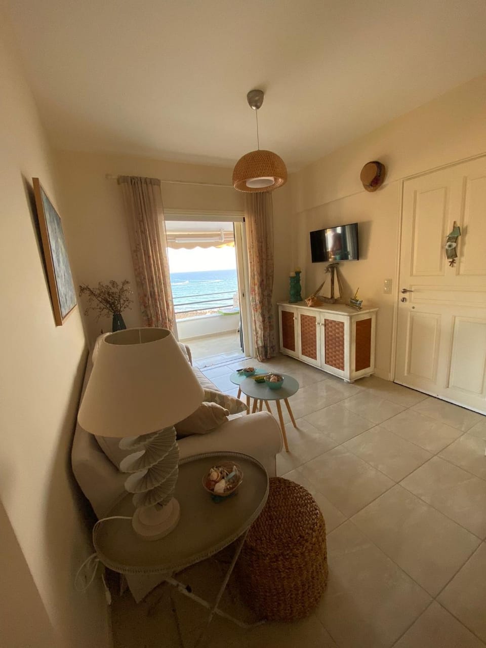 Facade/entrance, Living room, Seating area, Area and facilities