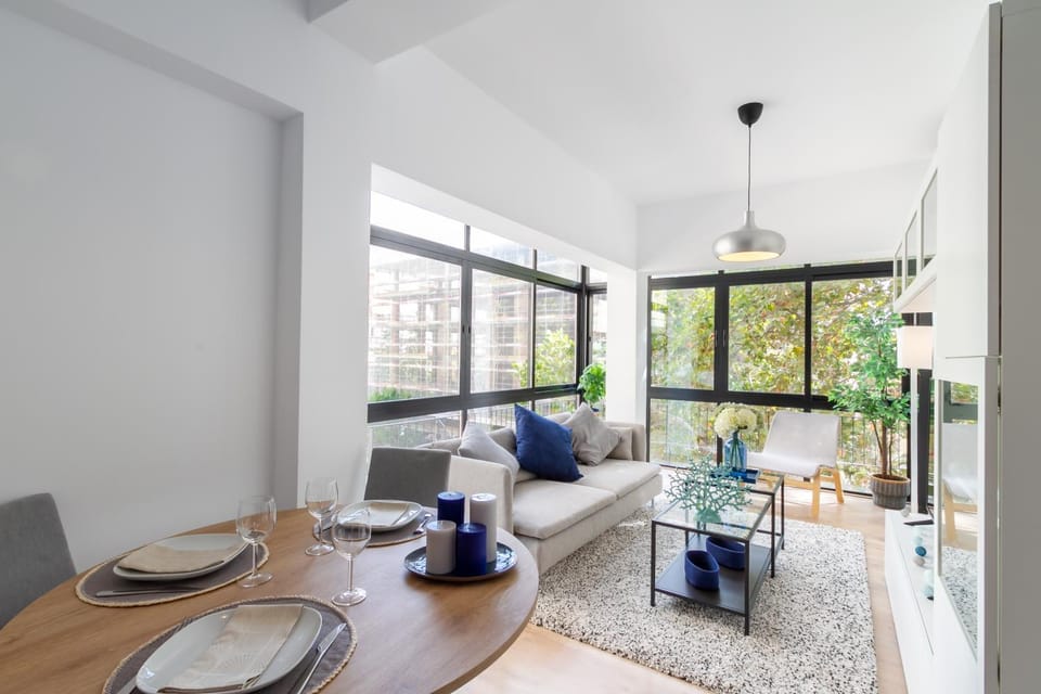 Living room, Seating area, Dining area