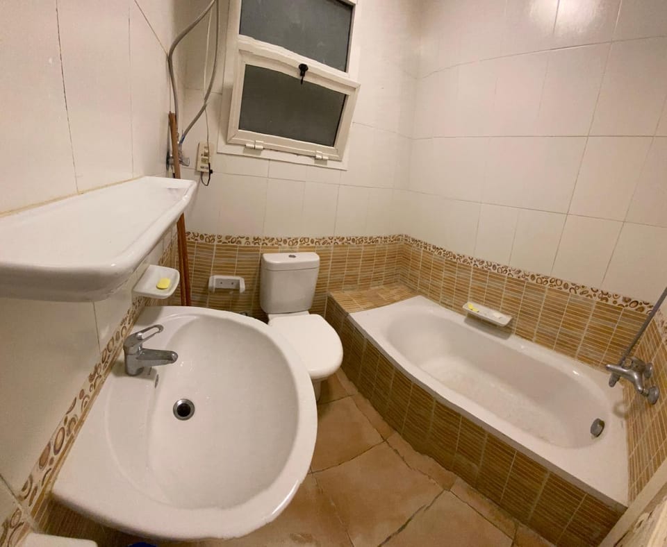 Shower, Toilet, Bathroom, Bath