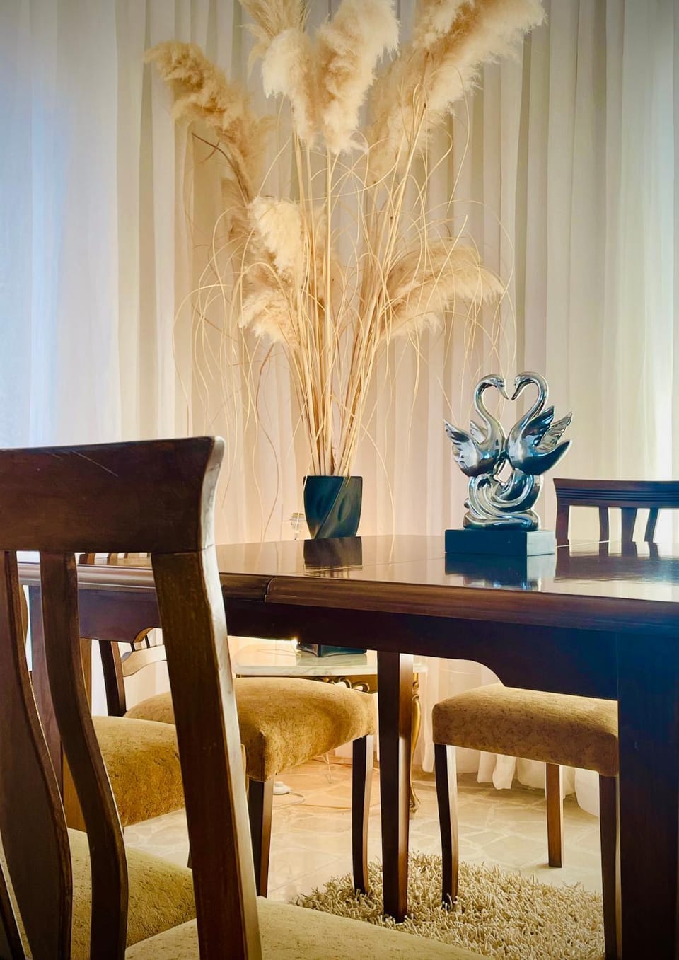 Seating area, Dining area