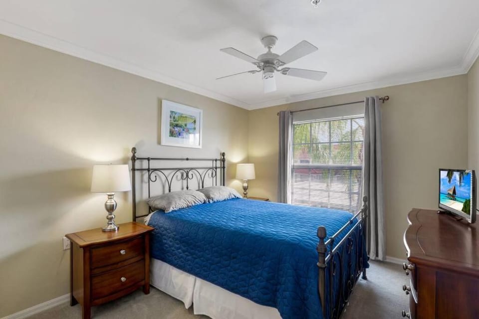Spacious Golf Club Condo, Membership Available! Apartment in Collier County