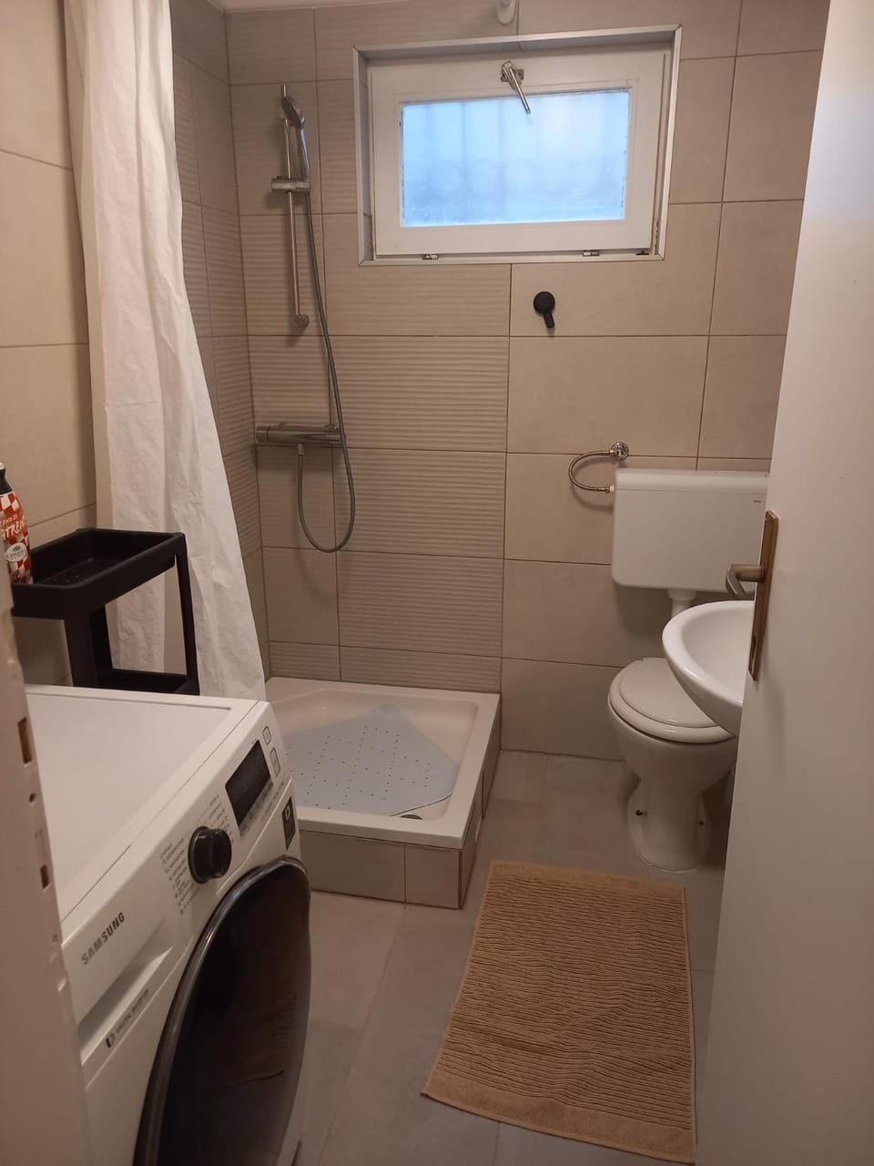 Shower, Toilet