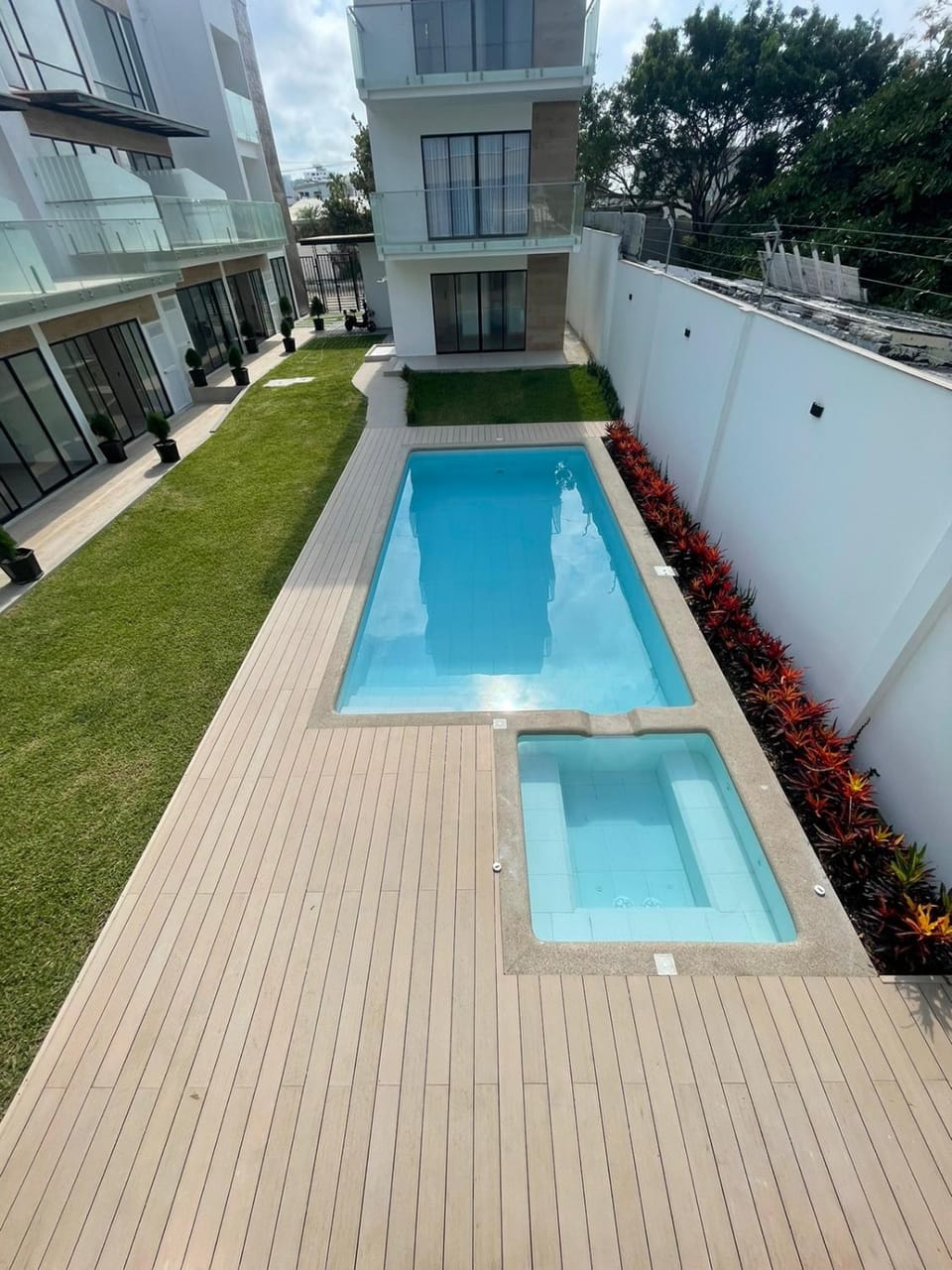 Swimming pool