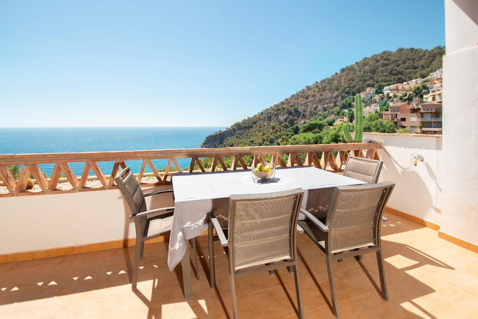 View (from property/room), Balcony/Terrace, Balcony/Terrace, Dining area, Sea view