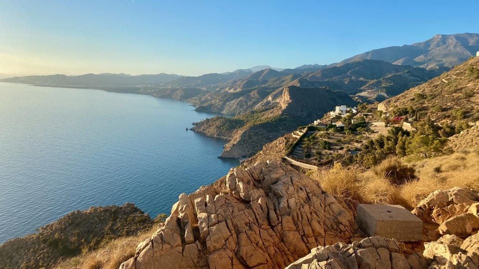 Nearby landmark, Neighbourhood, Hiking, Hiking