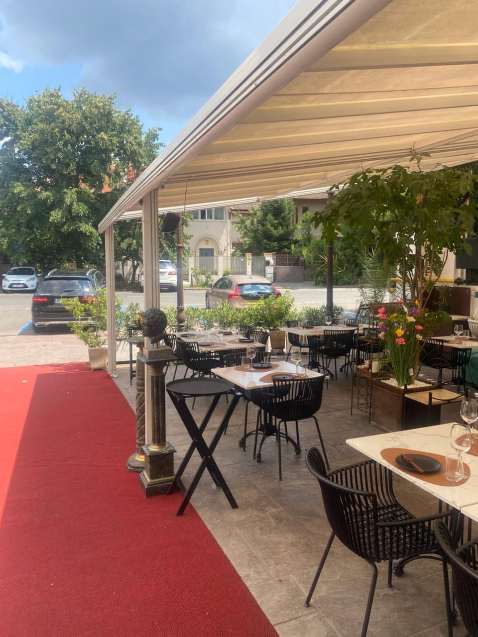 Restaurant/places to eat, Day