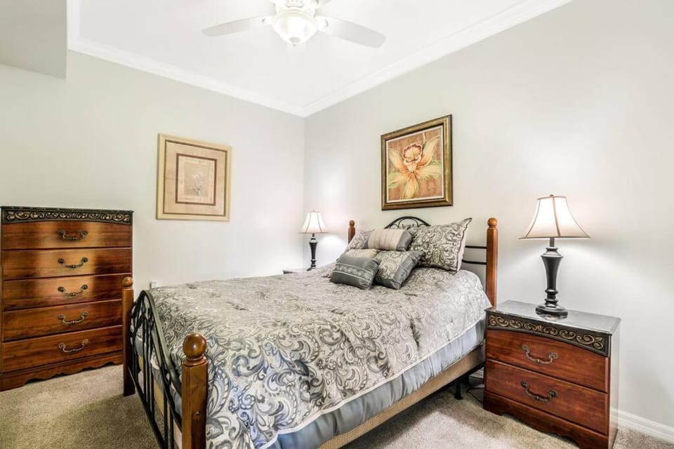 Private Golf Course Condo, Club Membership Available! Apartment in Collier County