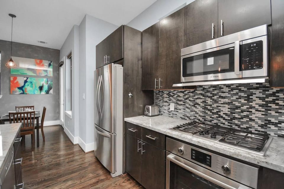 Skyline Views - Sleeps 10 Home Near Downtown House in Houston
