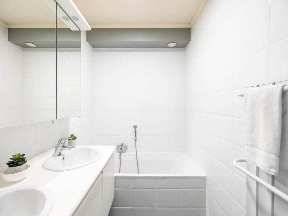 Bathroom, Bath