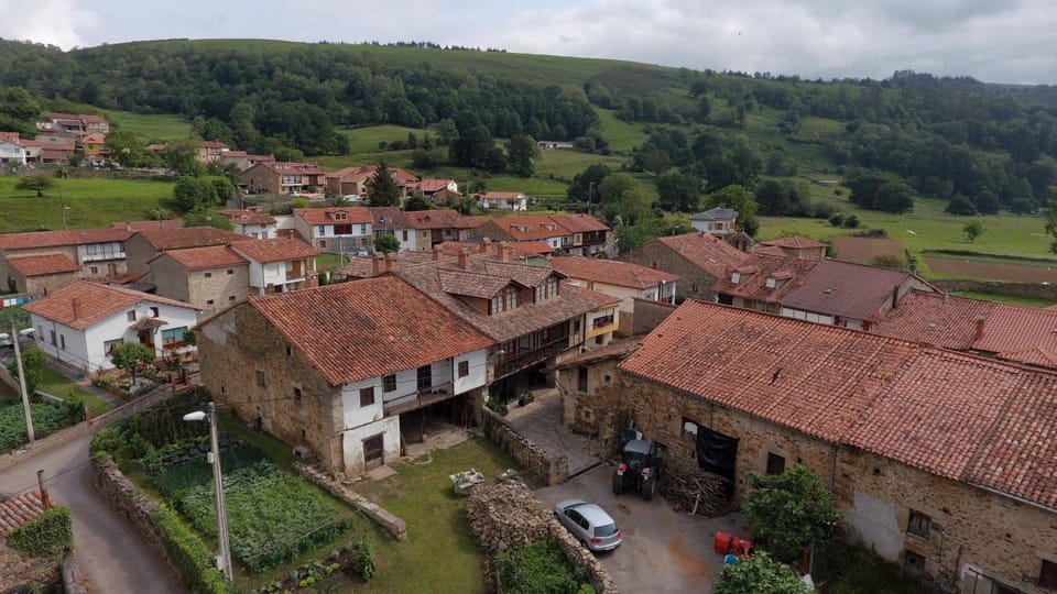 Neighbourhood, Bird's eye view