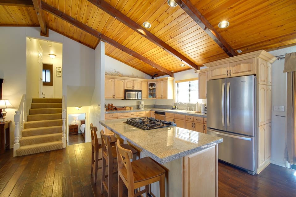 2 Mi to Lake & Ski Slopes: Big Bear Cabin Cabin in Big Bear