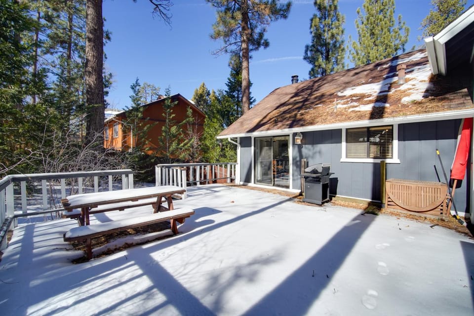2 Mi to Lake & Ski Slopes: Big Bear Cabin Cabin in Big Bear