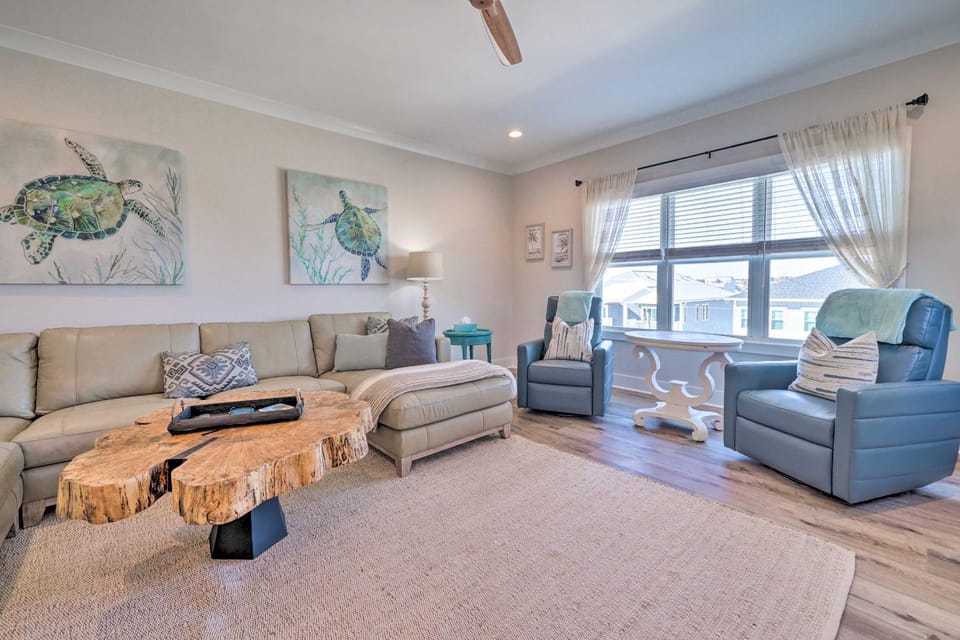 Modern Home w/ Rooftop Deck, Walk to Beach! House in Carolina Beach