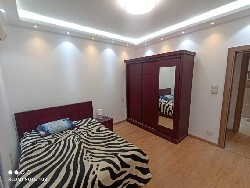 شقة مفروش ٣ غرف و٢ حمام سرايات المعادى Apartment in Cairo Governorate