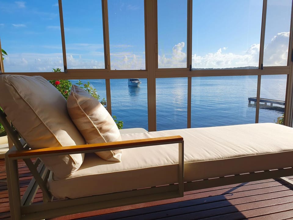 Kabine Waterfront Lakehouse in Sunshine House in Lake Macquarie