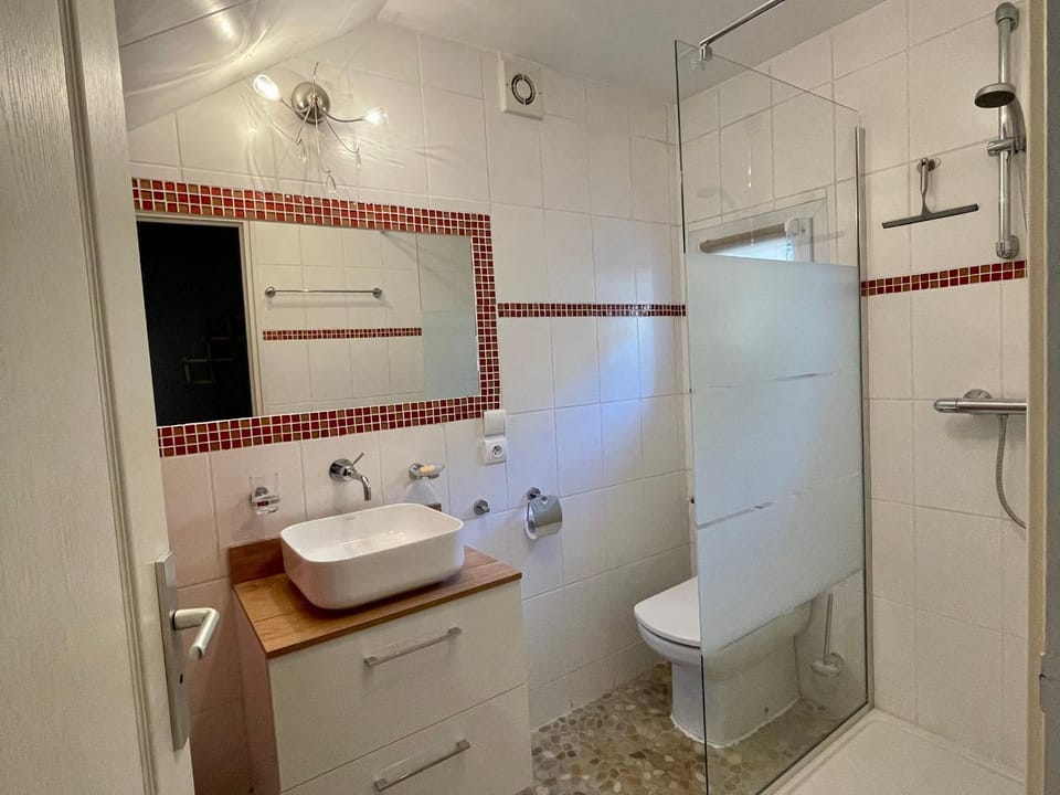 Gîte cosy à Aiguilhe avec jardin, jacuzzi et sauna - proche UNESCO et chemins de randonnée - FR-1-582-354 House in Auvergne-Rhône-Alpes