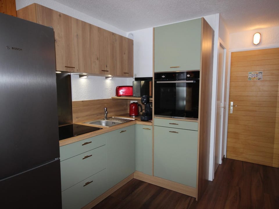 Appartement ski aux pieds avec balcon sud et parking - FR-1-411-867 Apartment in Les Allues