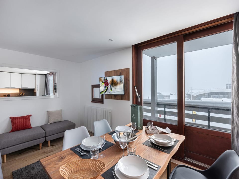 Appartement rénové ski aux pieds avec balcon à Val Thorens - FR-1-640-34 Apartment in Les Allues