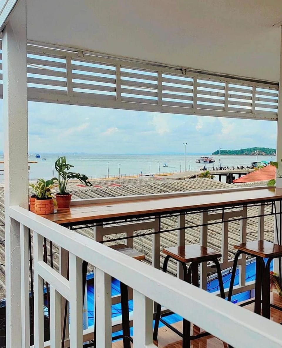 Baan Tipsukon Bed and Breakfast in Chon Buri Changwat