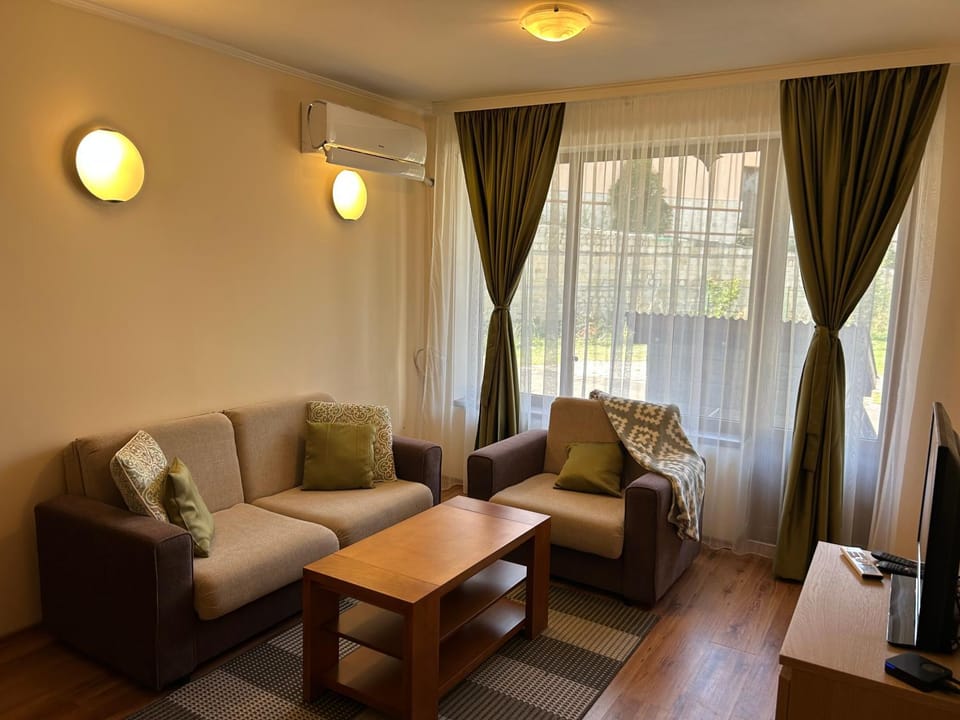 Communal lounge/ TV room, Living room