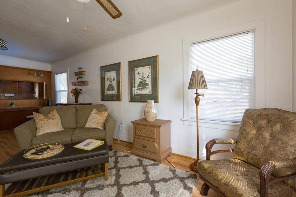 Wine Country Bungalow House in Atascadero