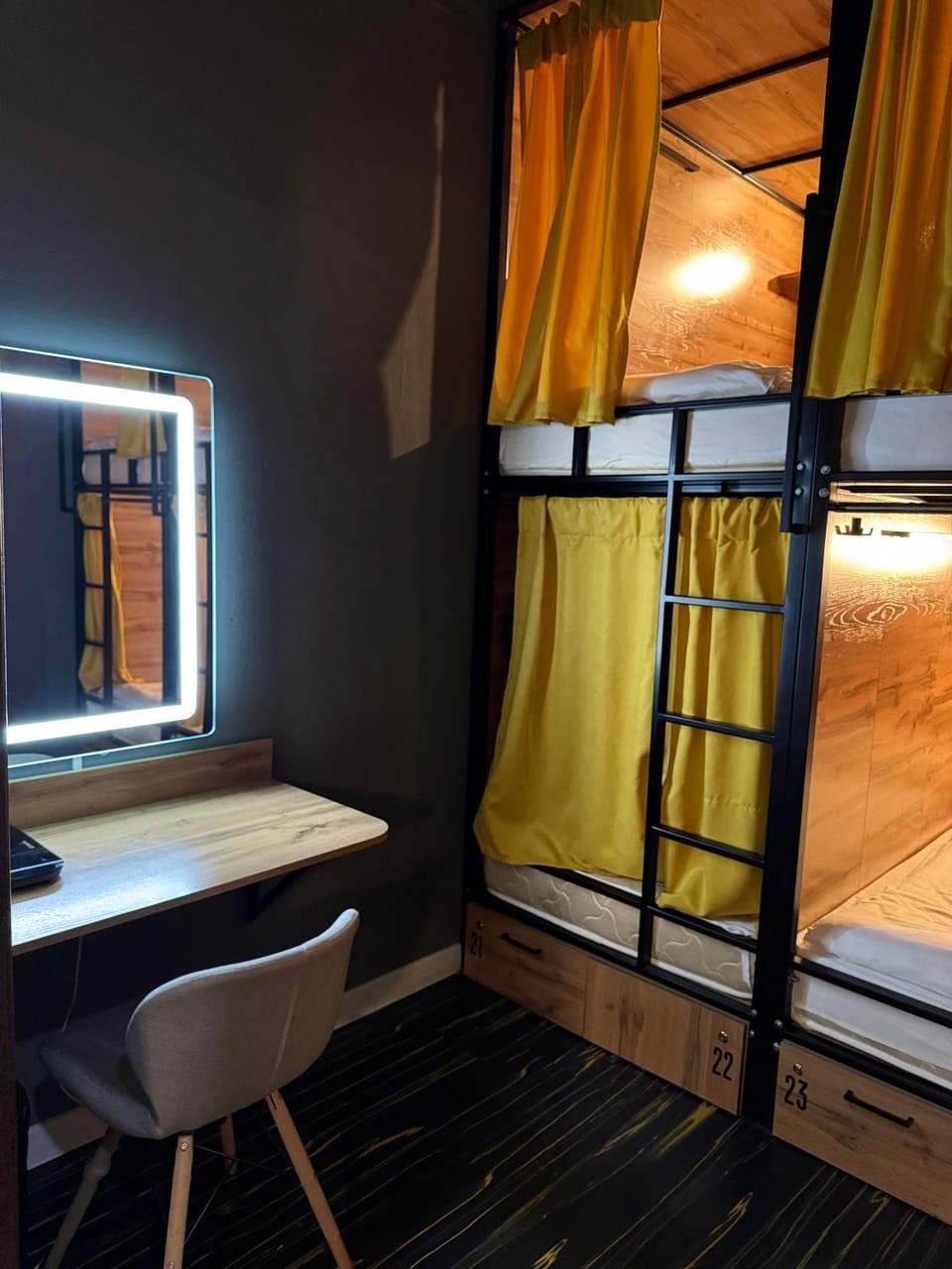 Photo of the whole room, Bedroom