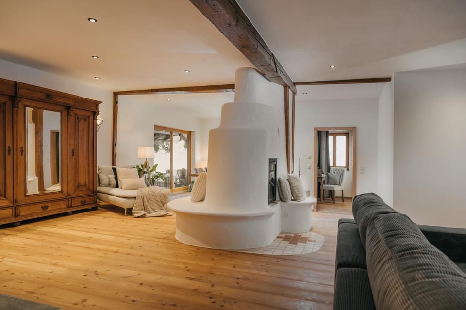 Living room, Garden view, fireplace