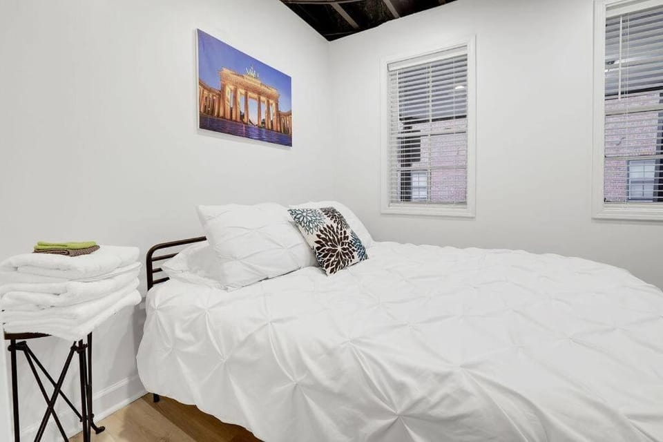 Housepitality - The Brandenburg Suite - Efficiency Apartment in German Village