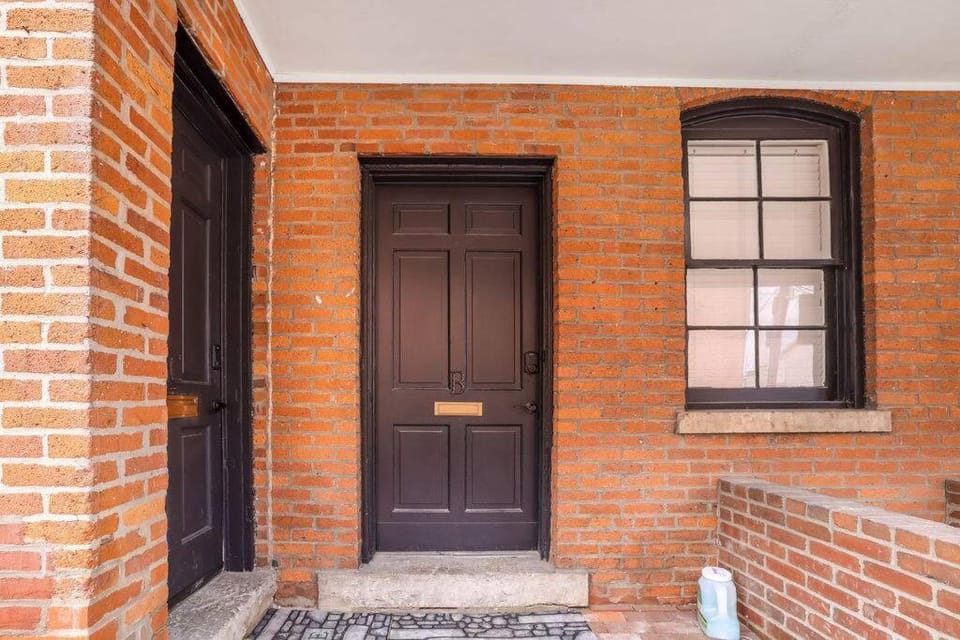 Housepitality - The Brandenburg Suite - Efficiency Apartment in German Village
