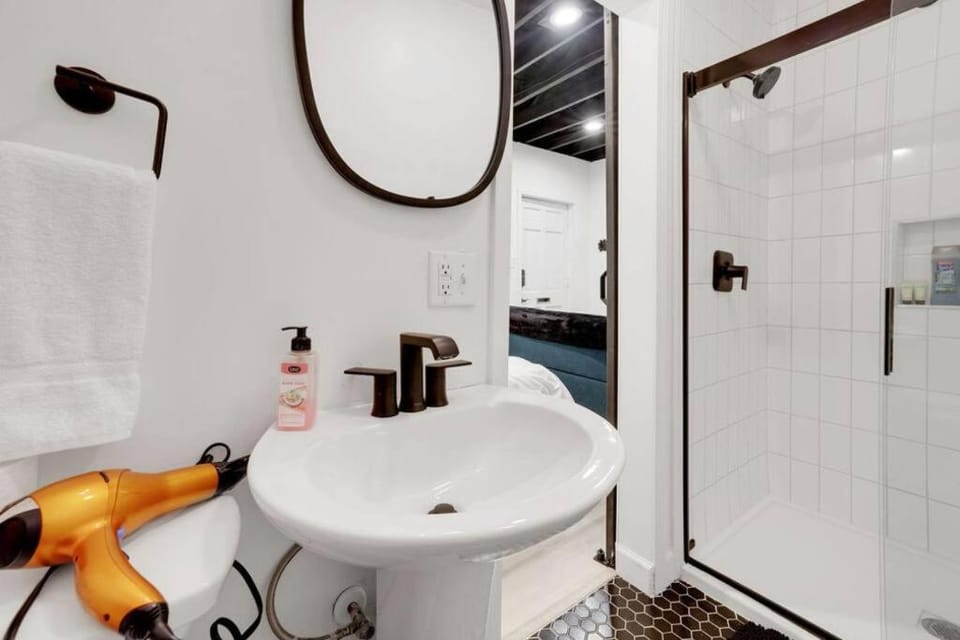 Housepitality - The Brandenburg Suite - Efficiency Apartment in German Village