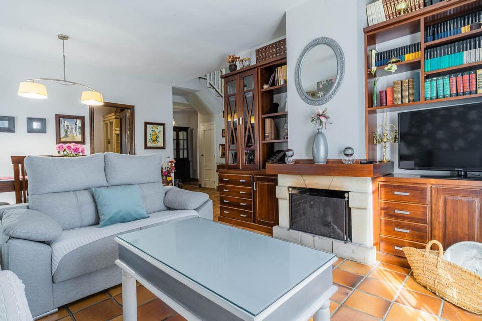 Communal lounge/ TV room