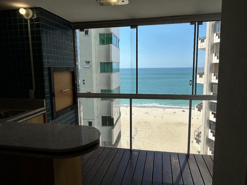 Apto Almeida e Moraes Pé na Areia BC 2 vagas de garagem Apartment in Camboriú