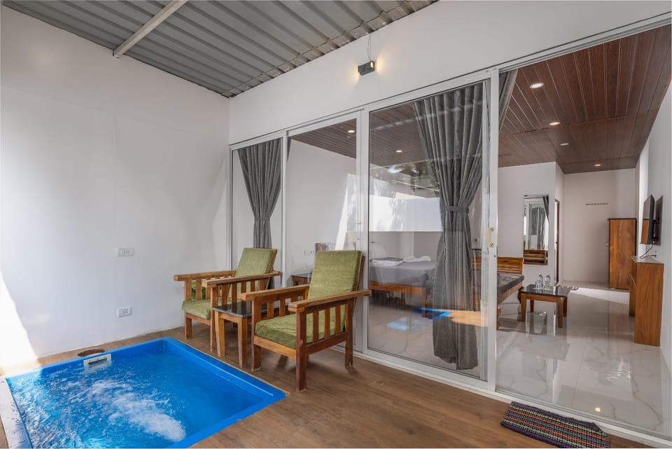 View (from property/room), Balcony/Terrace, Bedroom